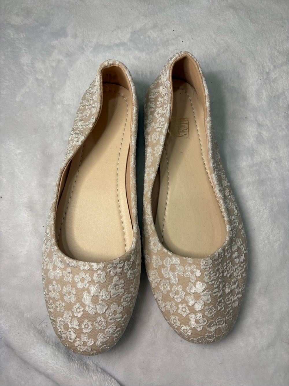 Beige Floral Lace Ballet Flats - Women's Casual Slip-Ons